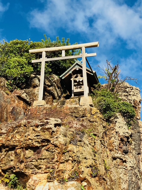 弁天島の小祠