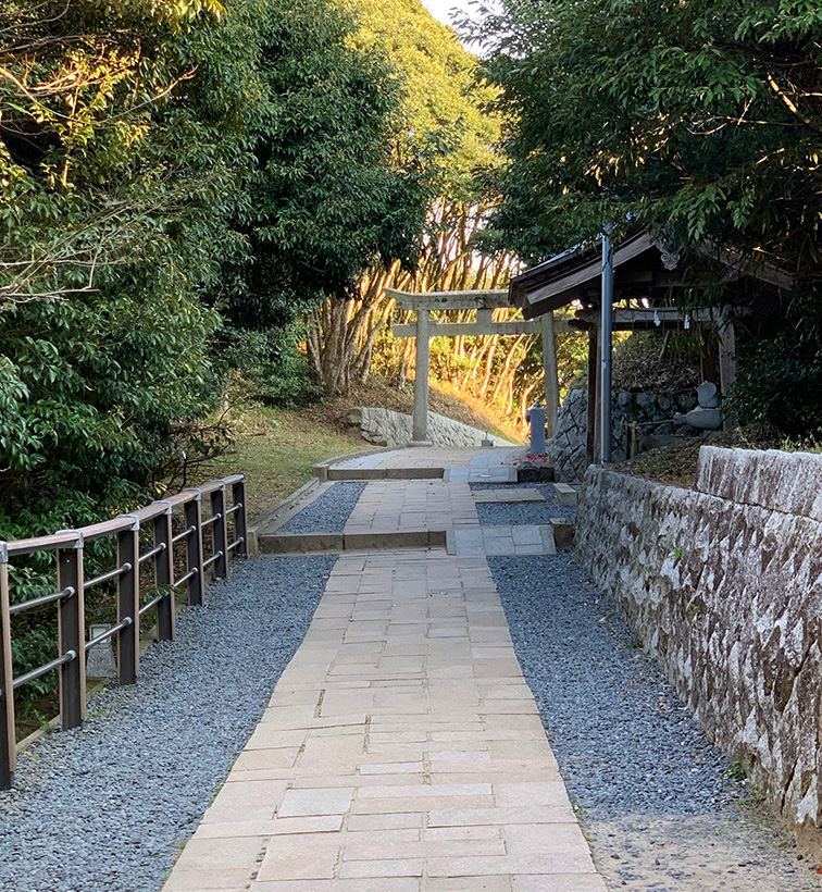 御身洗池への小径