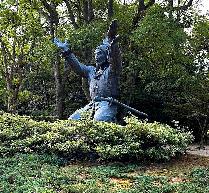 ムスビの御神像