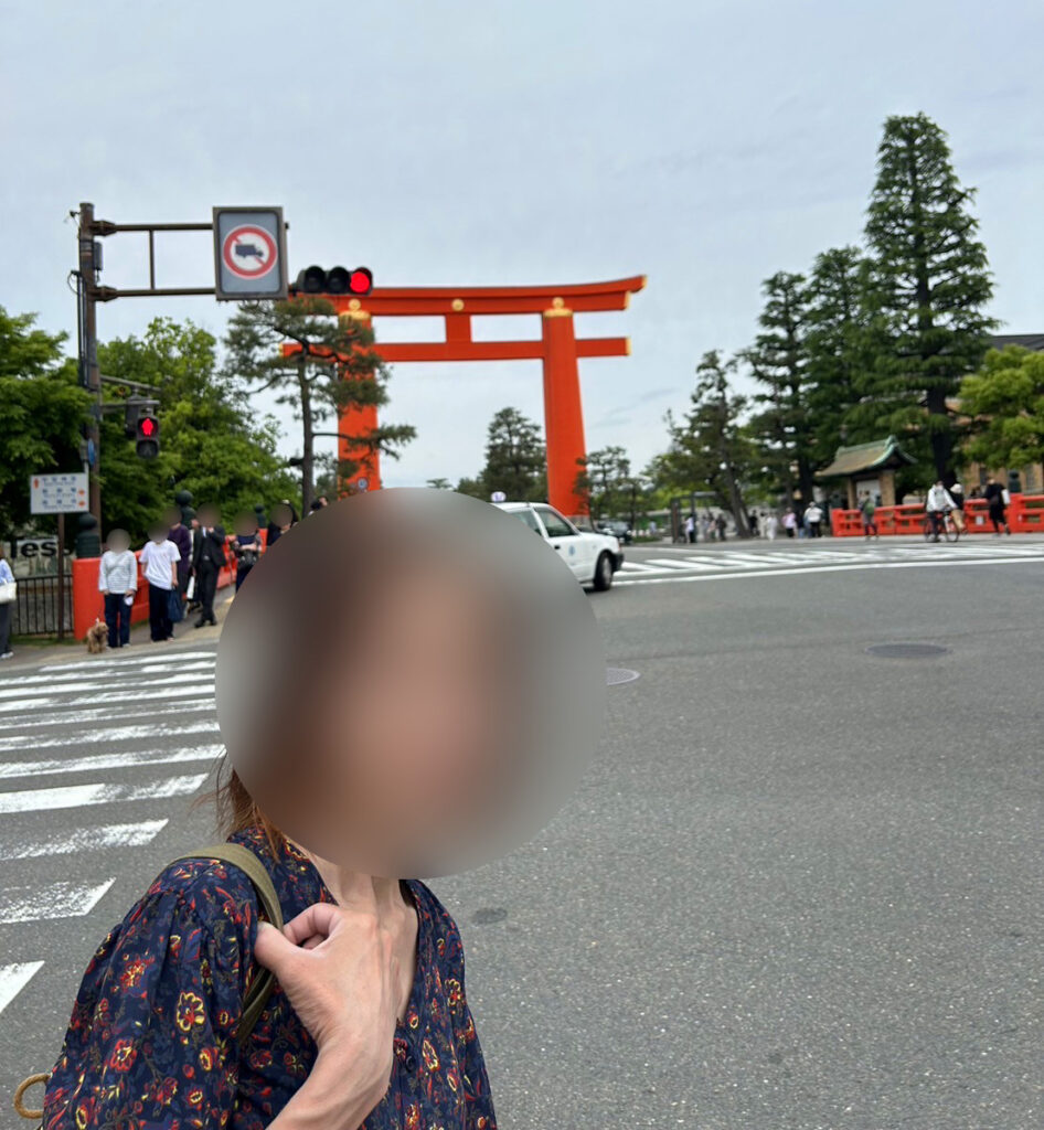 神宮道の大鳥居（交差点より）