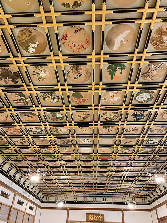 傘松閣の絵天井