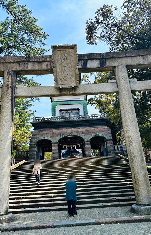 尾山神社の神門