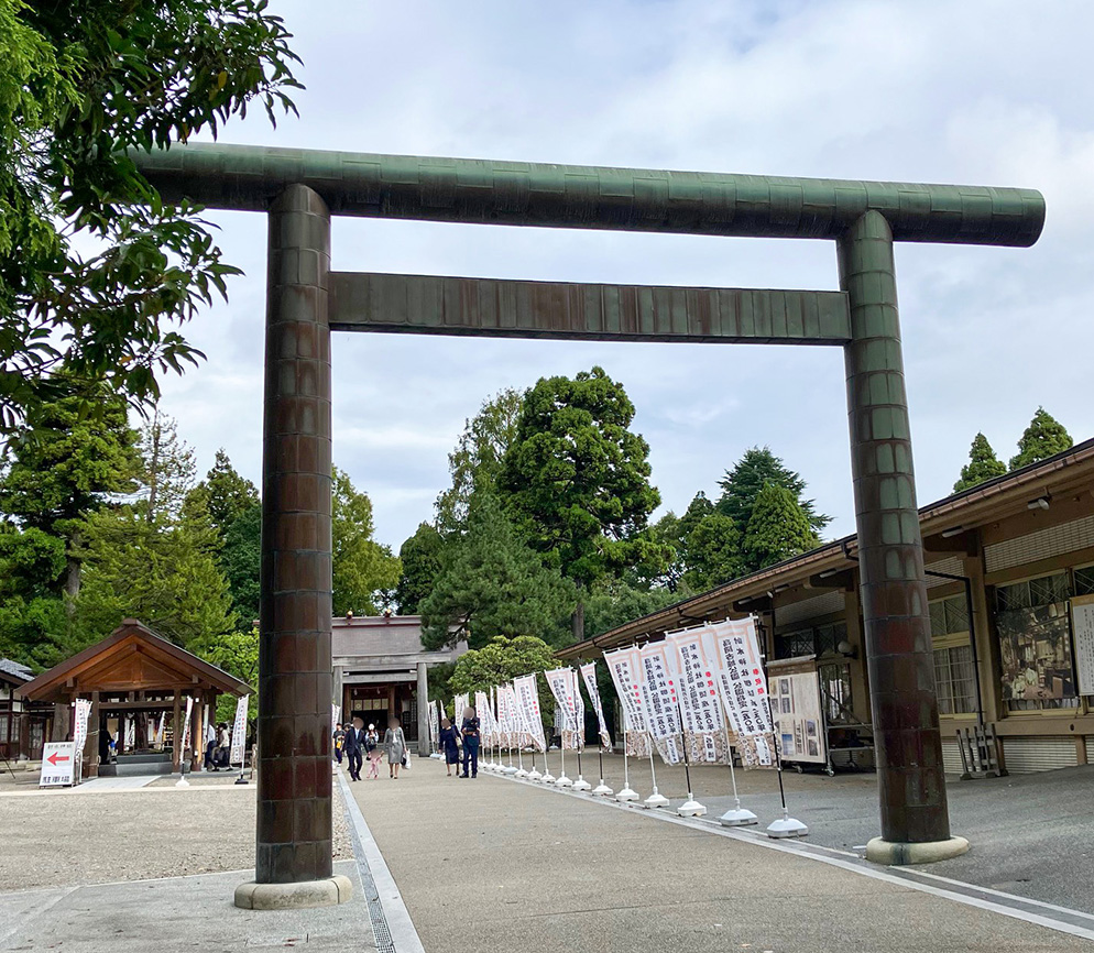 射水神社の大鳥居