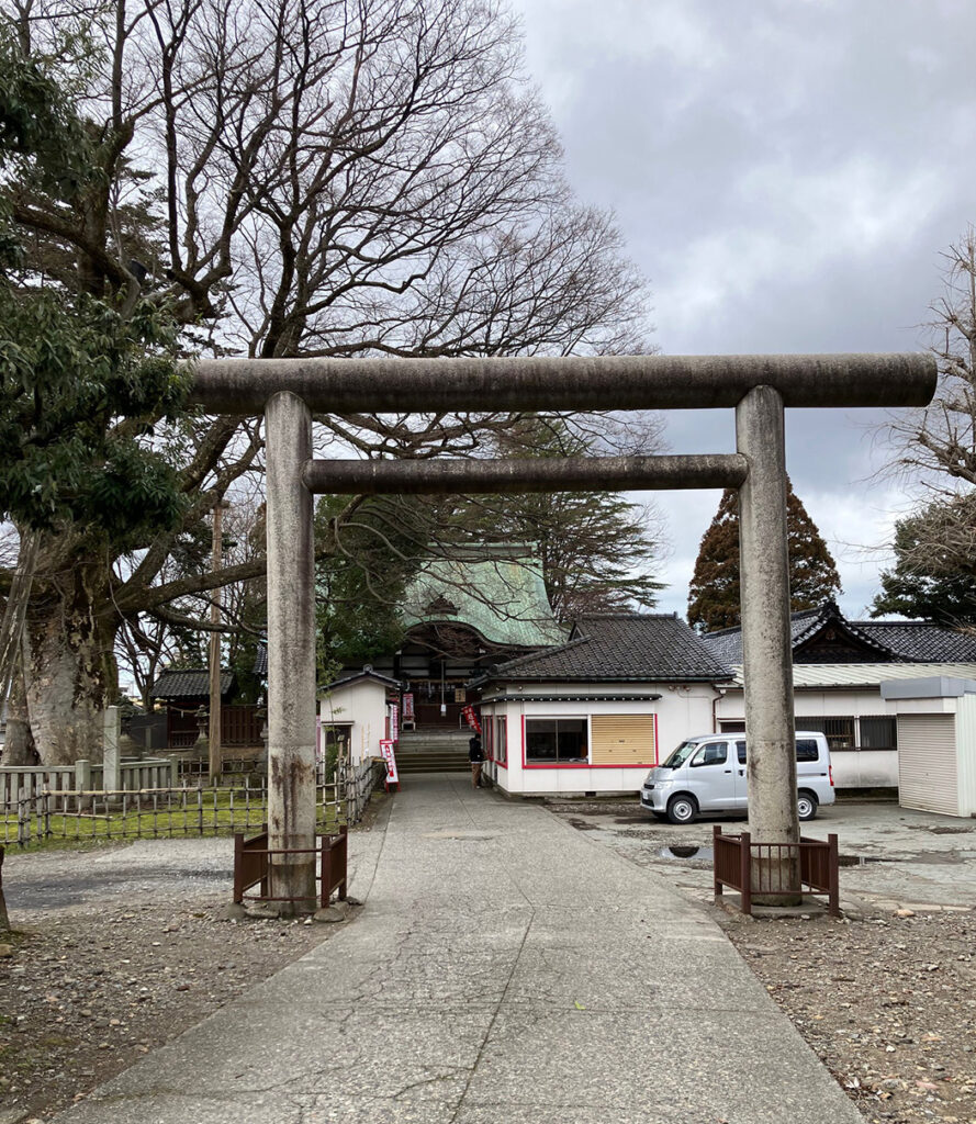 神明宮の入口にある鳥居